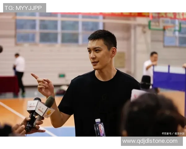 杨鸣与姚明的篮球传奇:从青涩岁月到辉煌成就的心路历程 杨鸣与姚明的篮球传奇:从青涩岁月到辉煌成就的心路历程