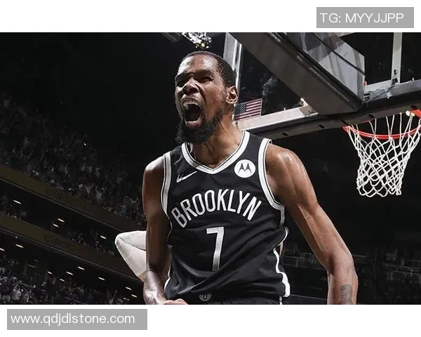 世界足球明星因肺炎疫情影响赛季表现与健康状况的深度分析与反思