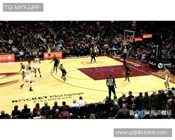 篮球明星在赛场上展现惊人技术与激情的精彩瞬间合集